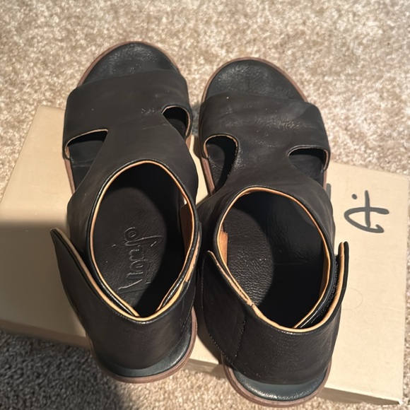 P. Monjo Gorgeous designer sandals from Spain - size 39-1/2 Rasp Negro - Picture 4 of 6